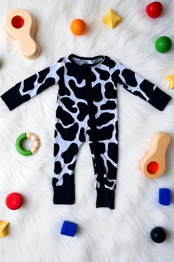 Bamboo cowprint zippy