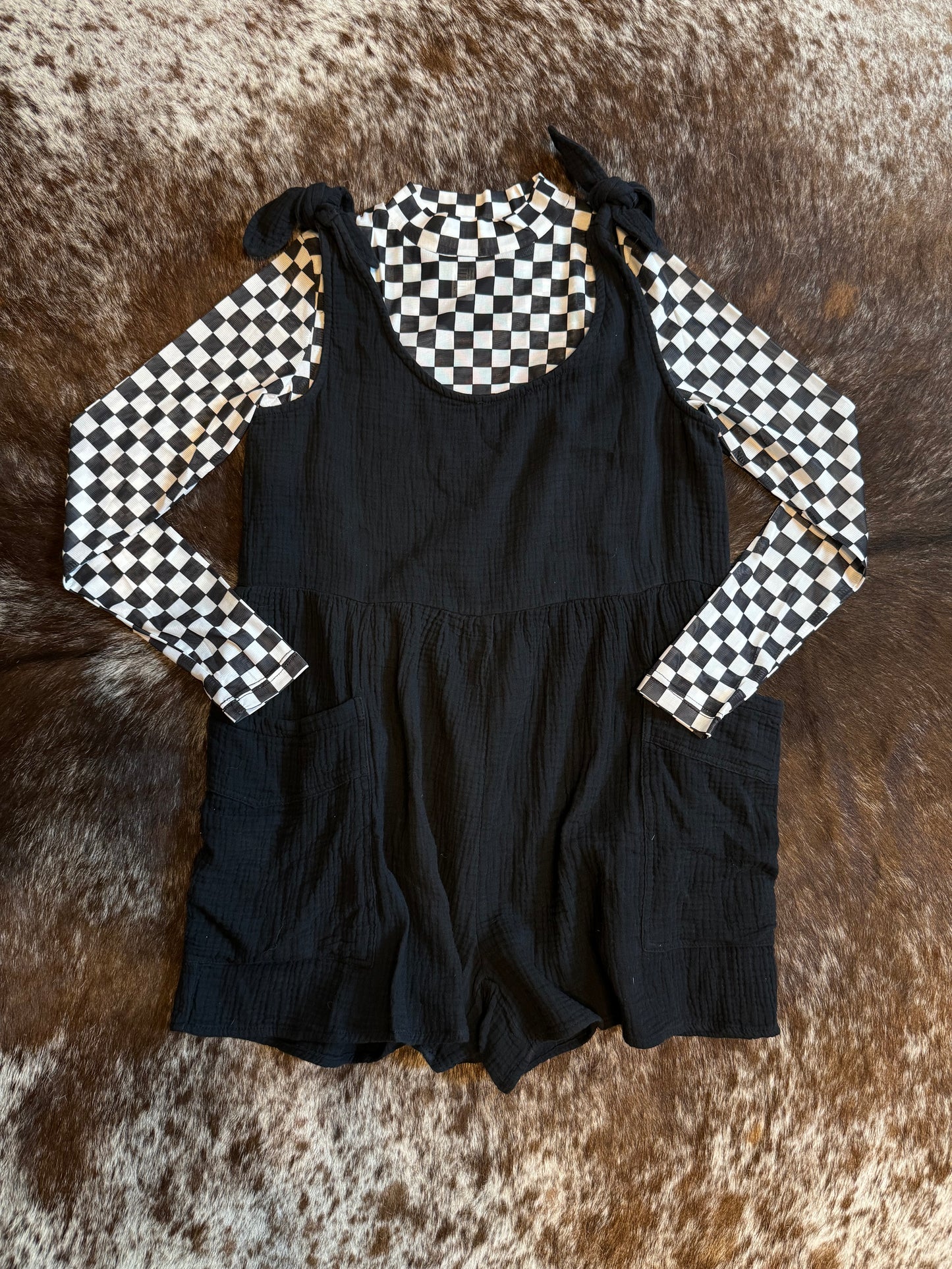 Black checkered mesh top